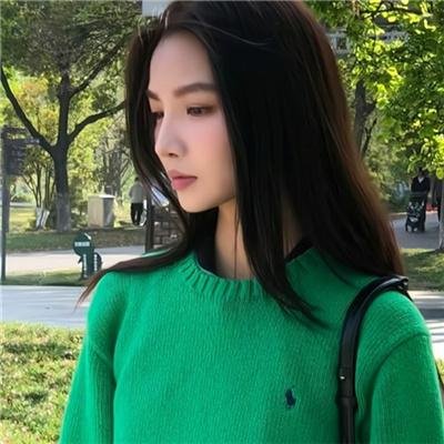 我住在凡尔赛的日子 - 纳撒尼尔·赫利米  导演 尼娜·佩雷斯-马拉尔特  主演